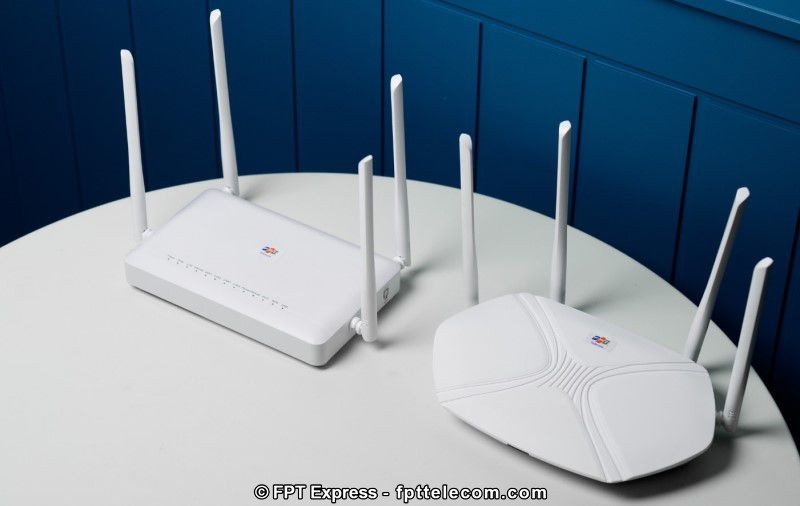 Các thiết bị Wifi 6 kèm theo khi đăng ký gói LUX 800 FPT  (Ảnh thực tế Trung DT - tinhte.vn)