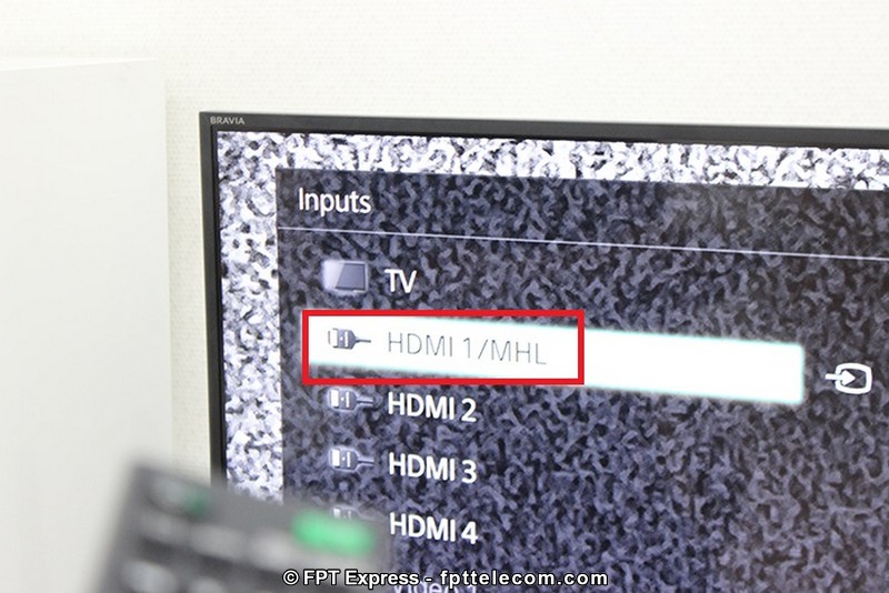 Chọn HDMI/MHL ở mục INPUT trên tivi