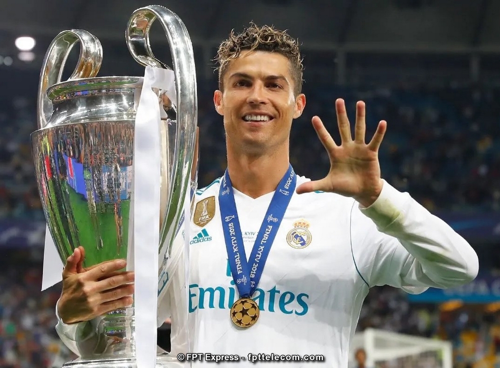 Cristiano Ronaldo là cầu thủ bóng đá chuyên nghiệp người Bồ Đào Nha, vinh dự 5 lần vô địch Cúp C1