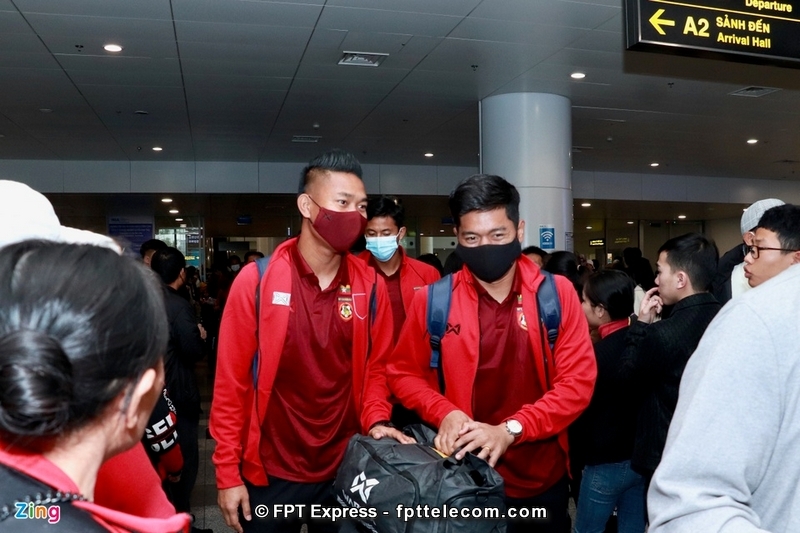 Các cầu thủ Myanmar đã hạ cánh xuống sân bay Nội Bài, Hà Nội vào chiều ngày 1.1.2023