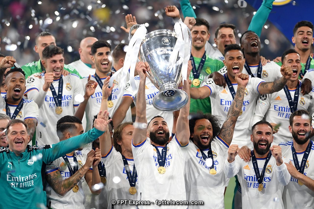 Không chỉ vô địch C1 3 năm liên tiếp, kền kền trắng còn nổi bật với thành tích là đội duy nhất lịch sử Champions League 5 năm liên tiếp giành cúp