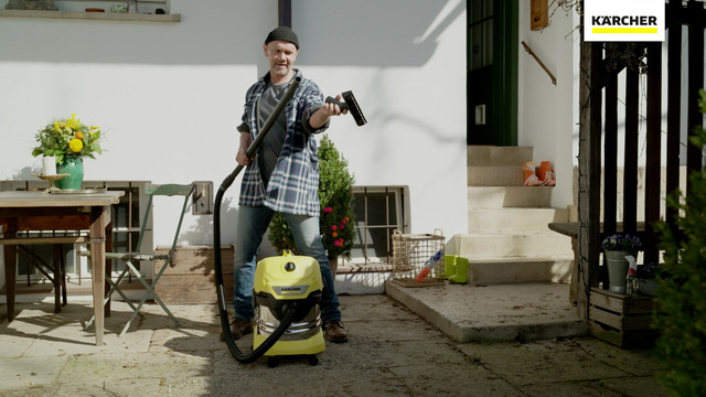 Máy hút bụi khô và ướt WD 4 S có thêm phụ kiện chuyên biệt dành cho ô tô